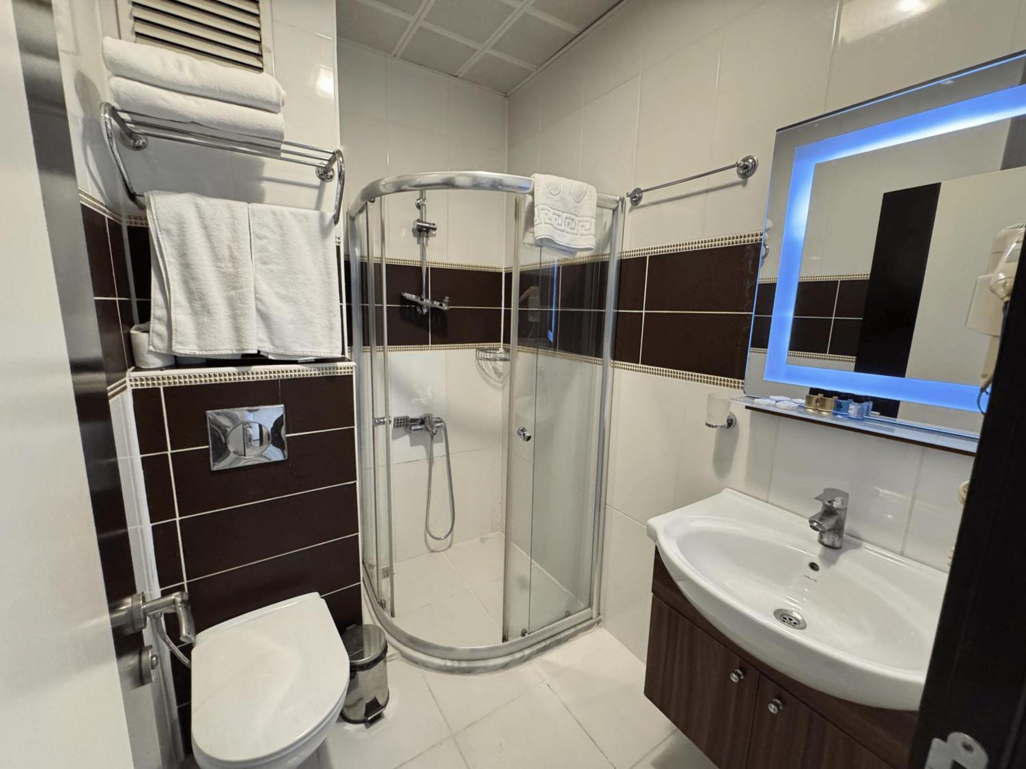 Hotel Bulvar Istanbul Bagian luar foto