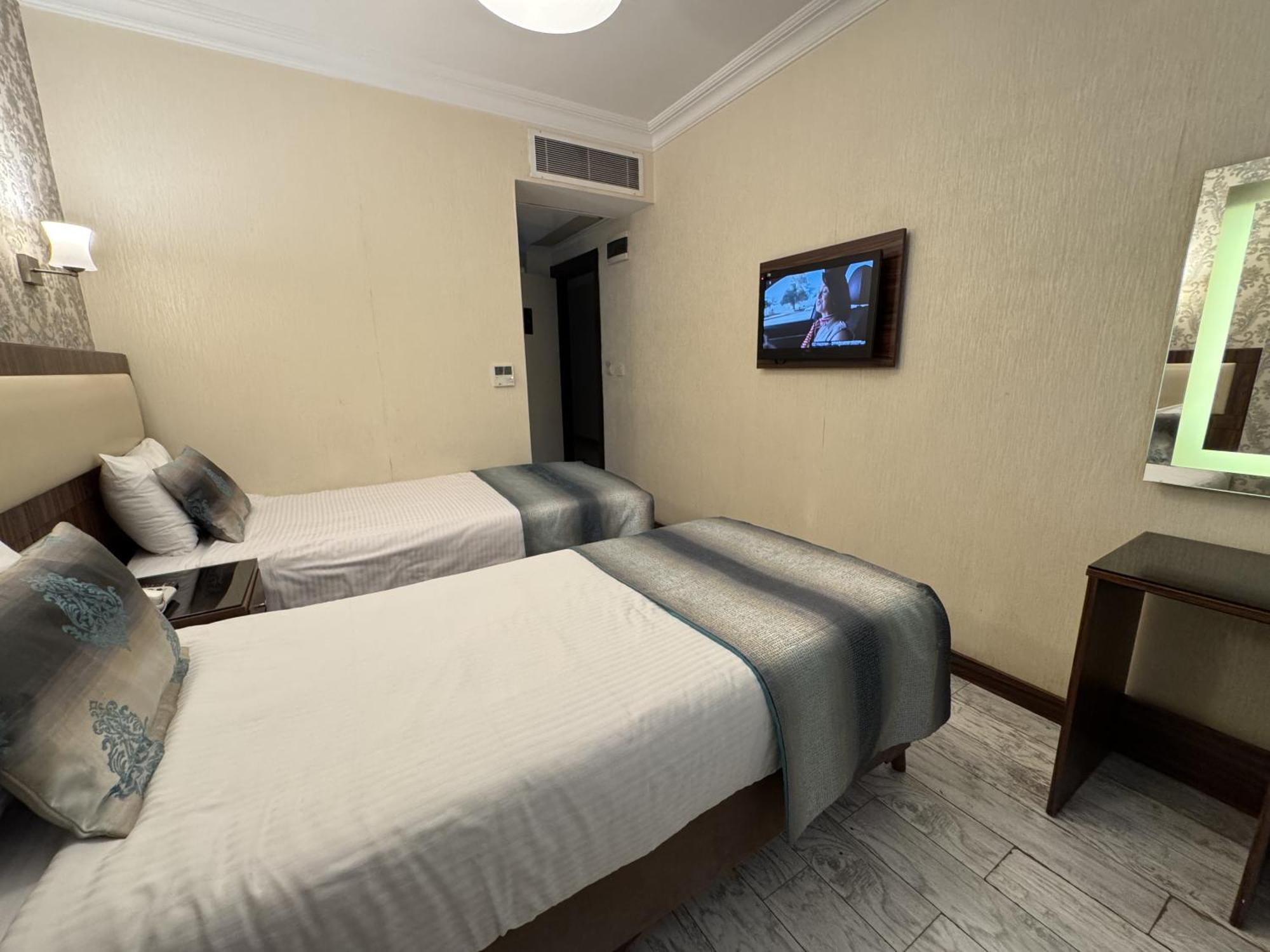 Hotel Bulvar Istanbul Bagian luar foto