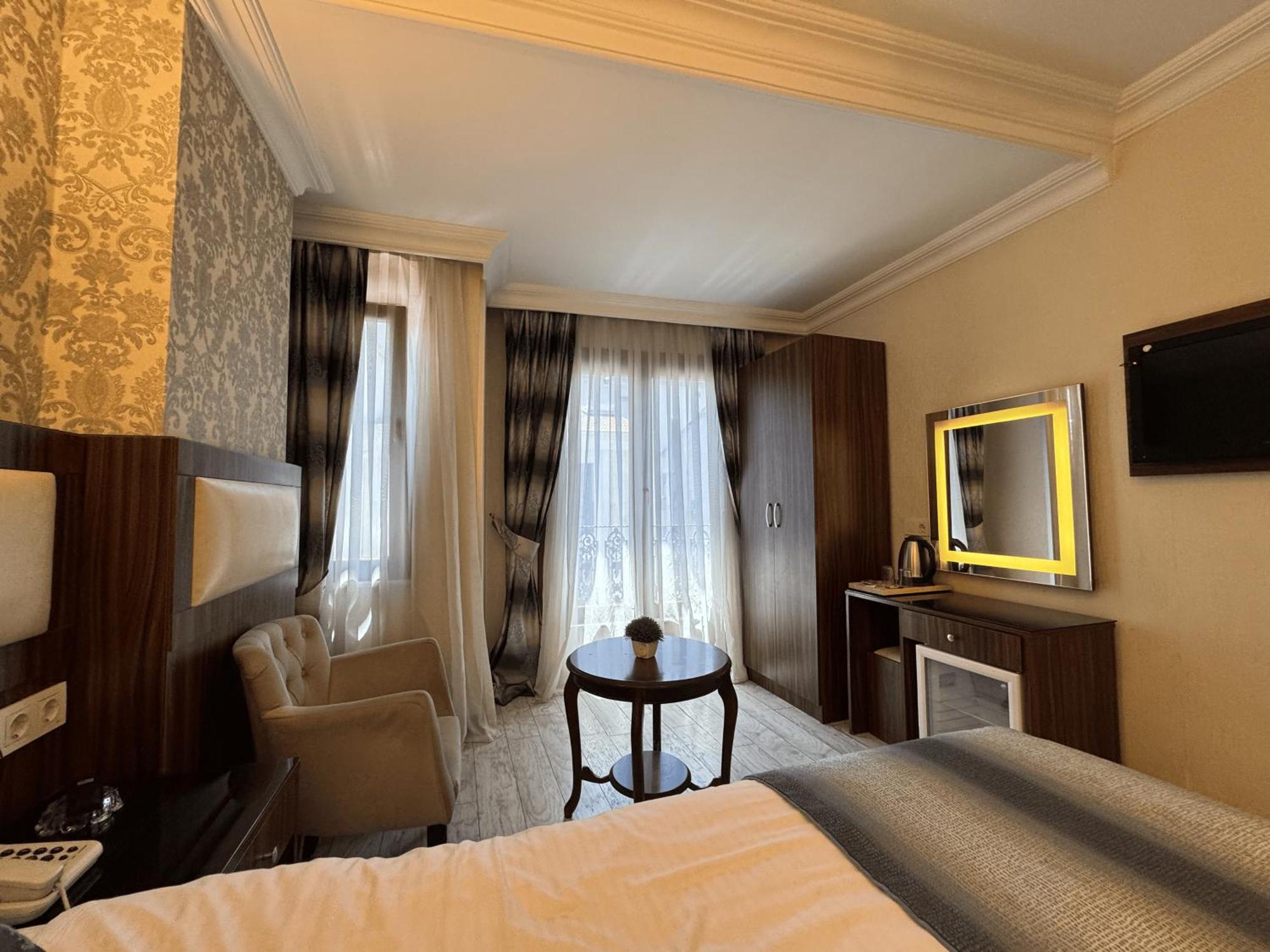 Hotel Bulvar Istanbul Bagian luar foto
